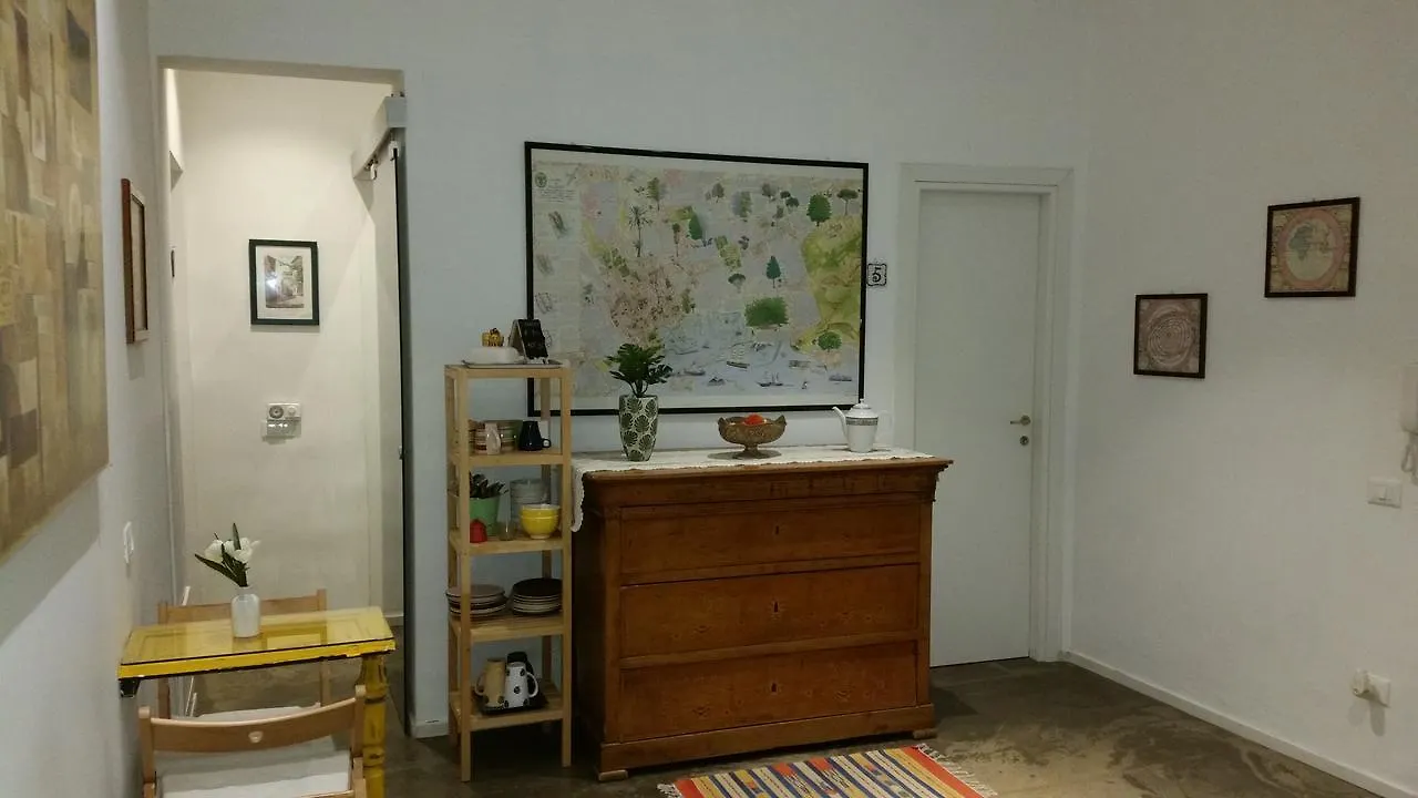 Palermo Rooms 2*,  Italy