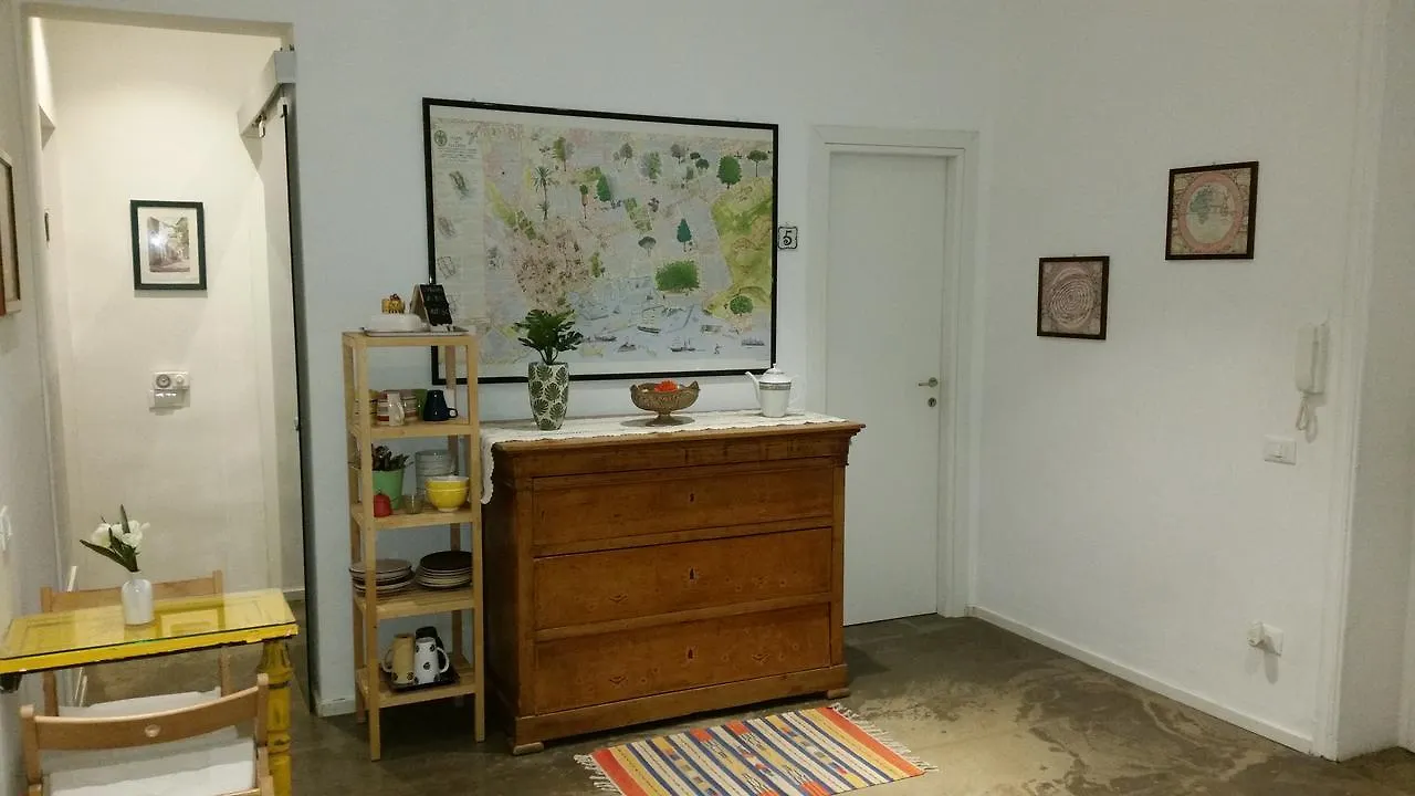 Palermo Rooms 2*,