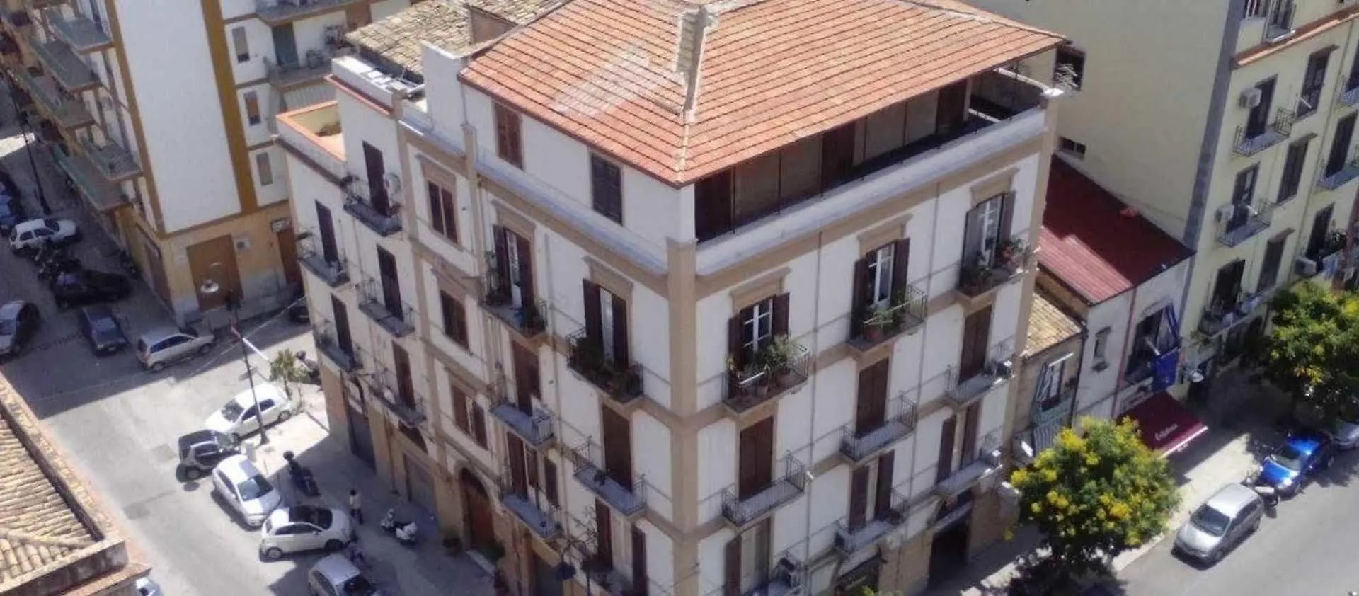 Palermo Rooms 2*,  Italy